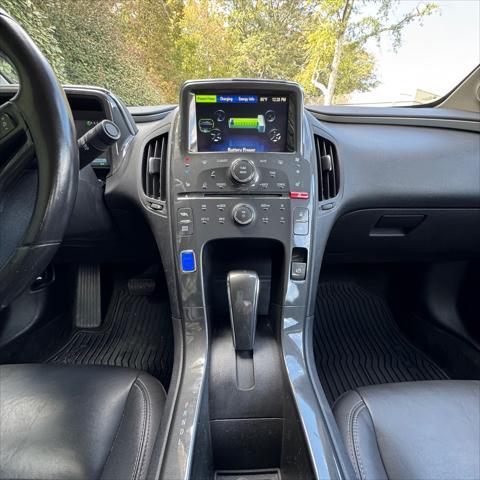 Photo of 2013 Blue Topaz Metallic Chevrolet Volt