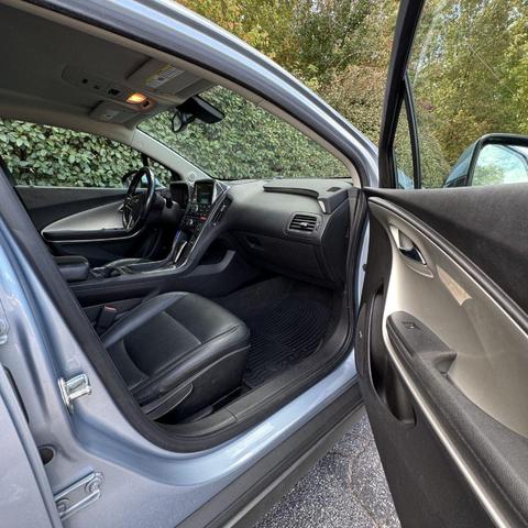Photo of 2013 Blue Topaz Metallic Chevrolet Volt
