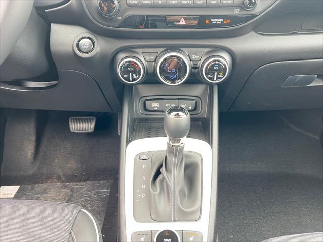 Photo of 2025 Lunar White w/Black Roof Hyundai VENUE