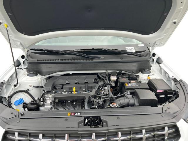 Photo of 2025 Lunar White w/Black Roof Hyundai VENUE