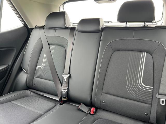 Photo of 2025 Lunar White w/Black Roof Hyundai VENUE