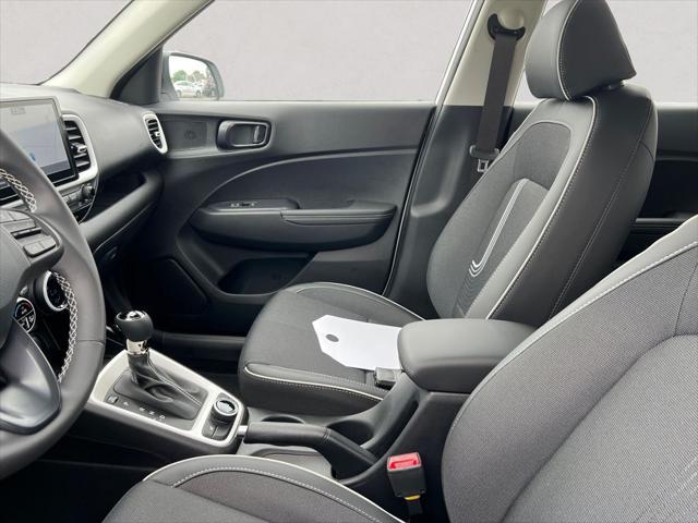 Photo of 2025 Lunar White w/Black Roof Hyundai VENUE