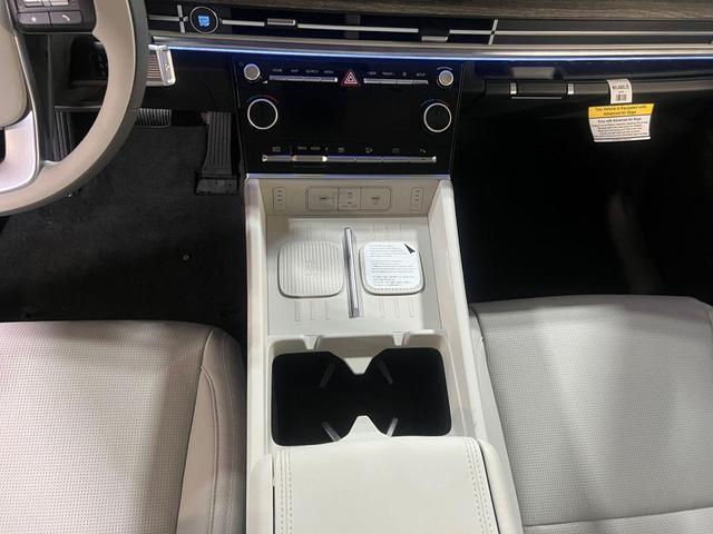 Photo of 2026 Phantom Black Hyundai SANTA FE HEV