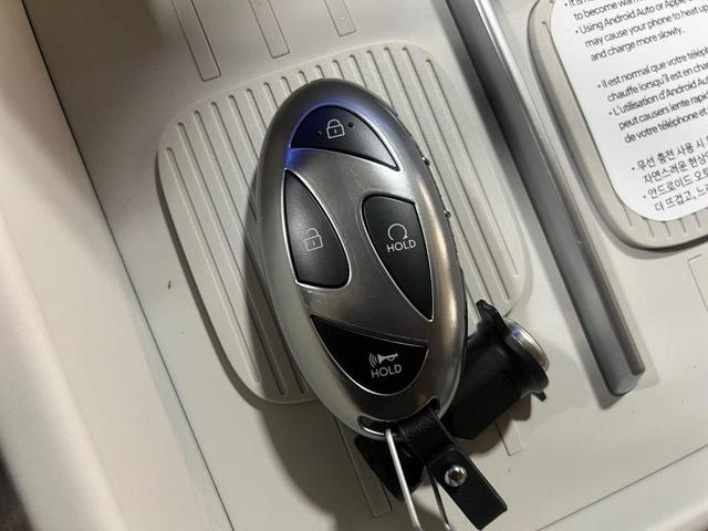 Photo of 2026 Phantom Black Hyundai SANTA FE HEV