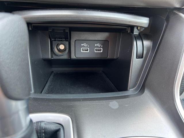 Photo of 2021 Platinum White Pearl Honda Accord