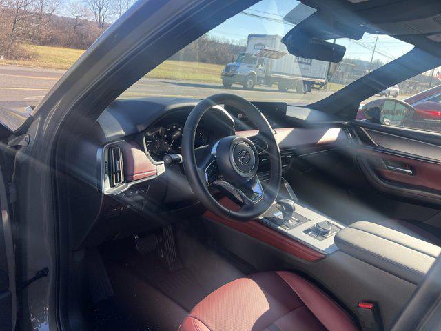 Photo of 2025 Zircon Sand Metallic Mazda CX-70