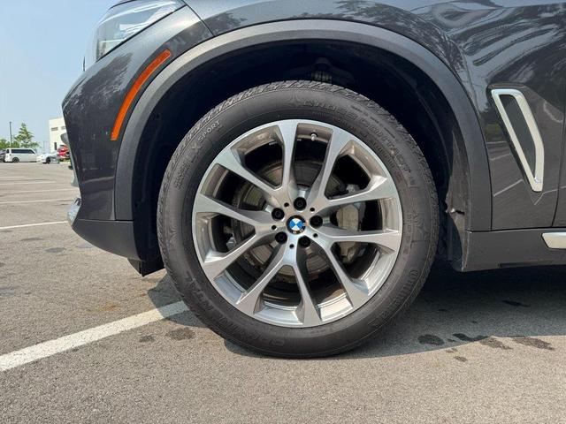 Photo of 2022 Dark Graphite Metallic BMW X5