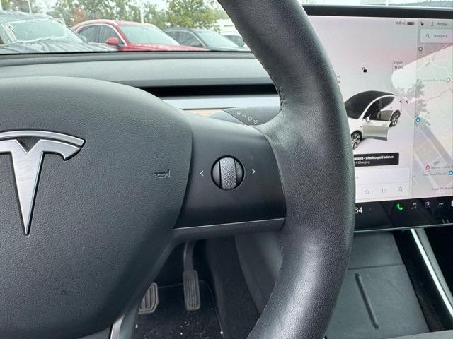 Photo of 2021 White Tesla Model Y