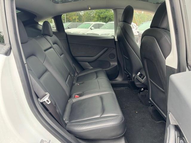 Photo of 2021 White Tesla Model Y