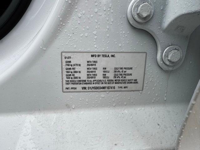 Photo of 2021 White Tesla Model Y