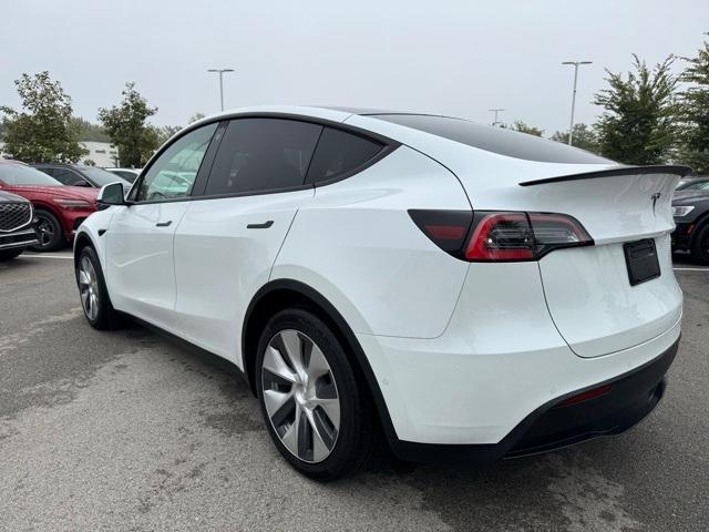 Photo of 2021 White Tesla Model Y