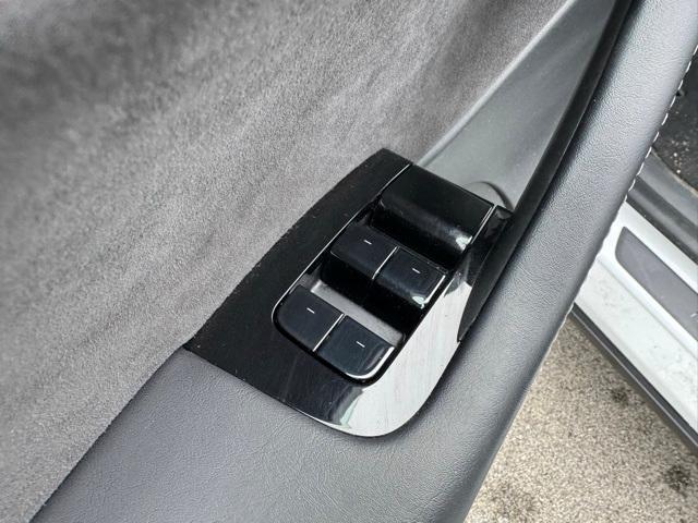 Photo of 2021 White Tesla Model Y
