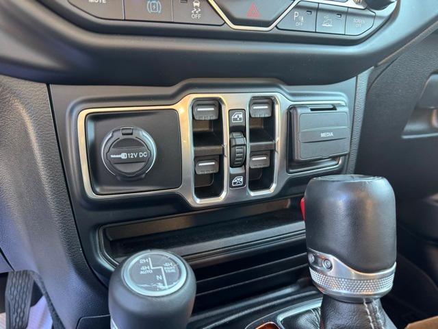 Photo of 2022 Silver Zynith Clearcoat Jeep Wrangler Unlimited 4xe