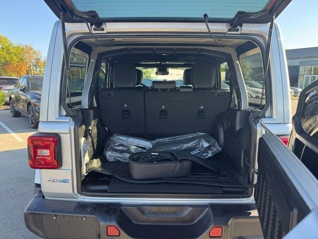 Photo of 2022 Silver Zynith Clearcoat Jeep Wrangler Unlimited 4xe