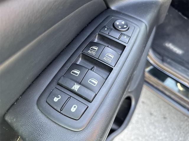 Photo of 2012 Black Forest Green Pearlcoat Jeep Grand Cherokee