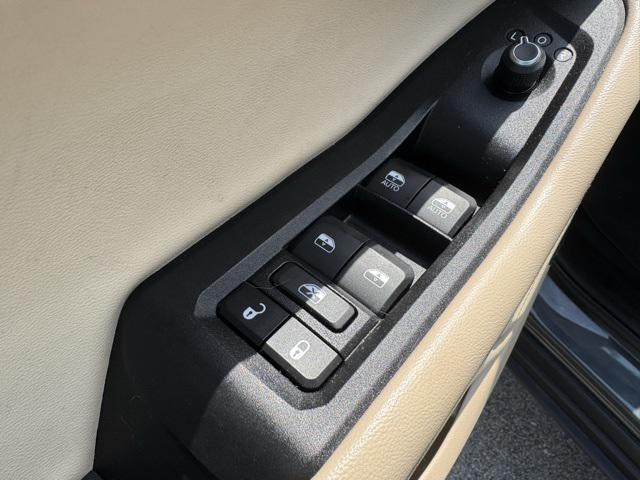 Photo of 2022 Metallic Jeep Grand Cherokee L