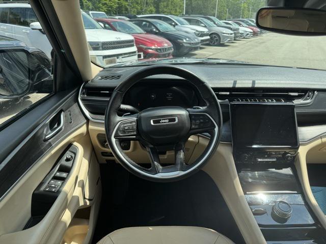 Photo of 2022 Metallic Jeep Grand Cherokee L
