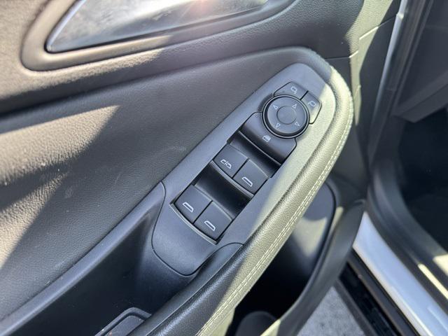 Photo of 2024 Summit White Buick Encore GX