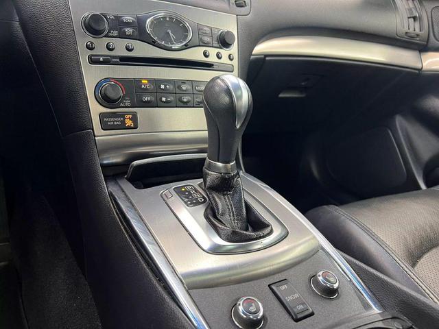 Photo of 2012 Gray INFINITI G25x