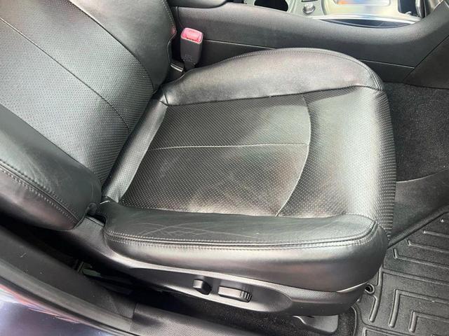 Photo of 2012 Gray INFINITI G25x