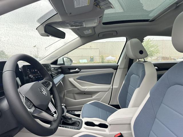 Photo of 2025 Opal White Pearl Volkswagen Jetta
