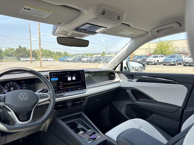 Photo of 2025 Pure White Volkswagen Tiguan