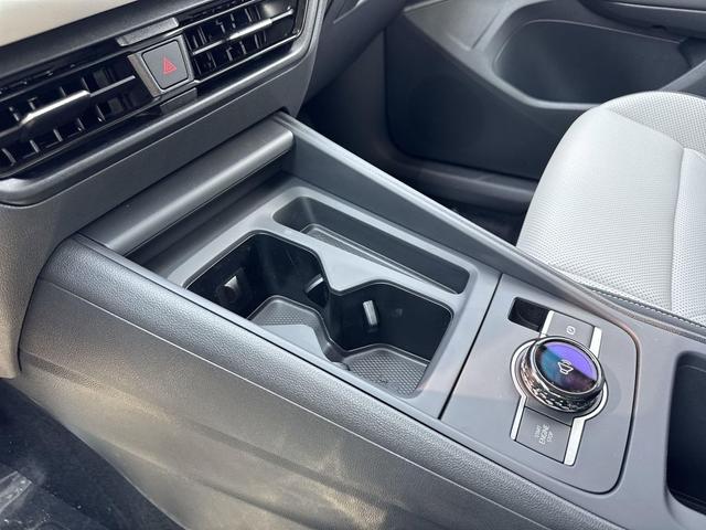 Photo of 2025 Pure White Volkswagen Tiguan