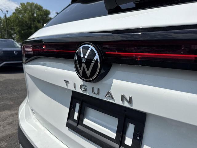 Photo of 2025 Pure White Volkswagen Tiguan