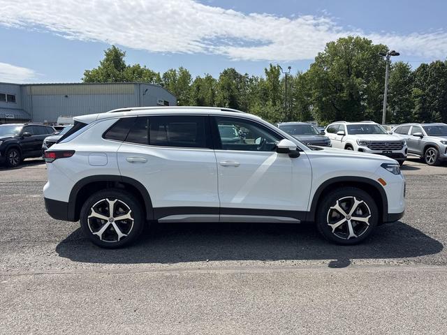 Photo of 2025 Pure White Volkswagen Tiguan