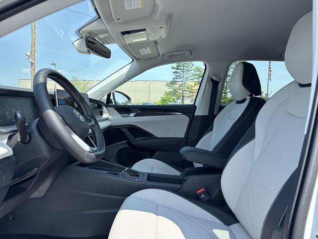 Photo of 2025 Pure White Volkswagen Tiguan