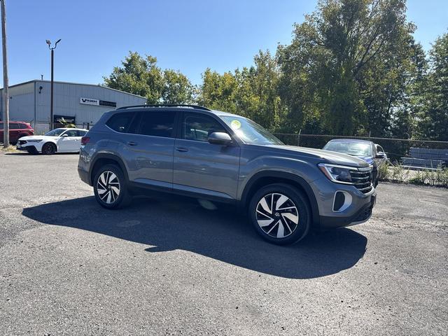 Photo of 2024 Platinum Gray Metallic Volkswagen Atlas