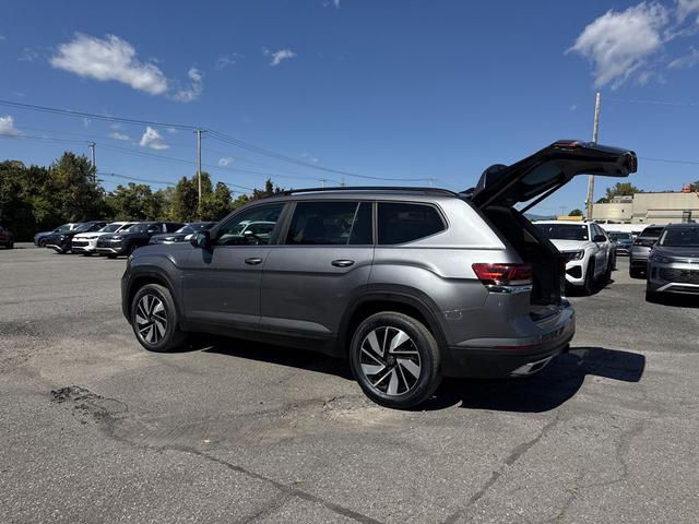Photo of 2024 Platinum Gray Metallic Volkswagen Atlas