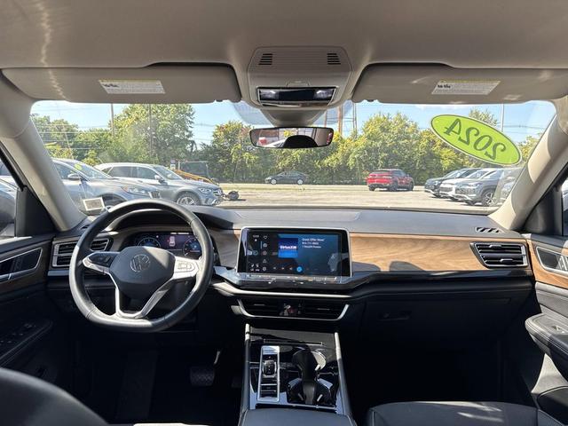Photo of 2024 Platinum Gray Metallic Volkswagen Atlas