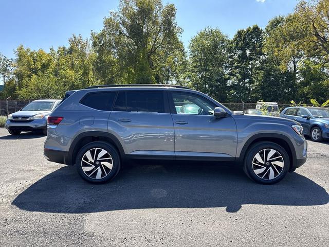 Photo of 2024 Platinum Gray Metallic Volkswagen Atlas