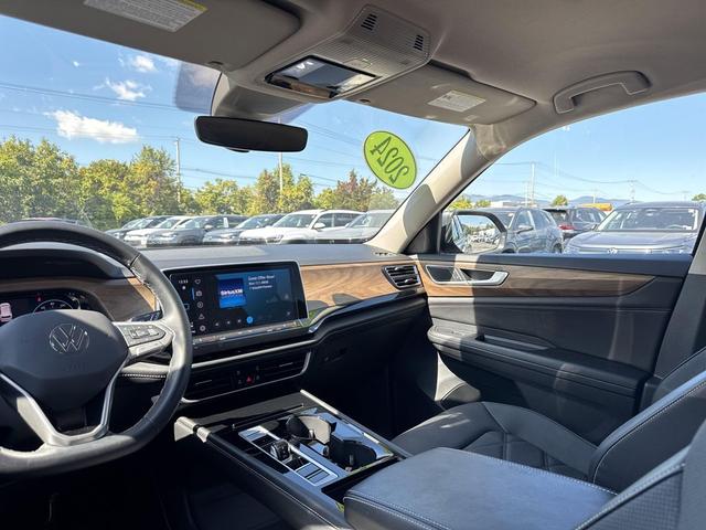 Photo of 2024 Platinum Gray Metallic Volkswagen Atlas