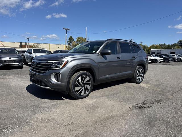 Photo of 2024 Platinum Gray Metallic Volkswagen Atlas