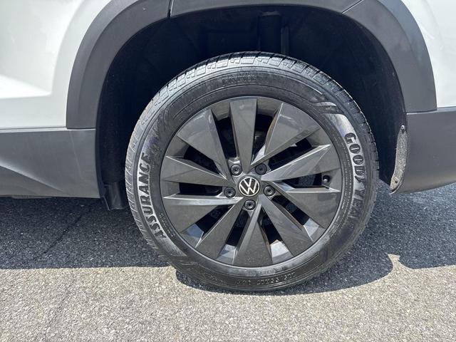Photo of 2023 Pure White Volkswagen Taos