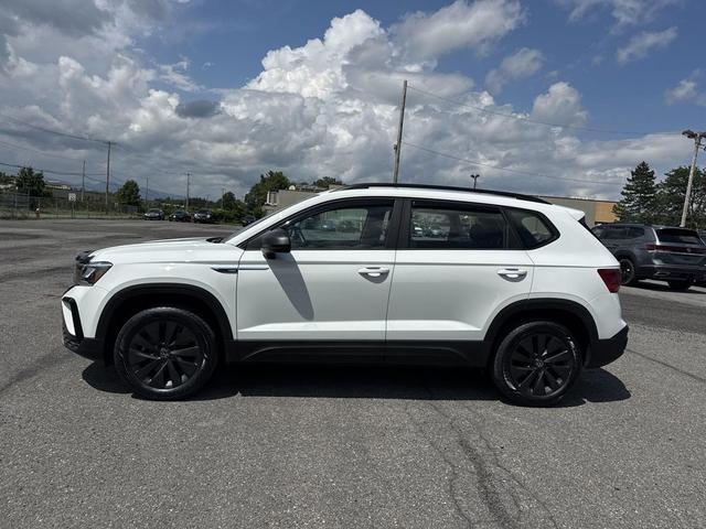 Photo of 2023 Pure White Volkswagen Taos