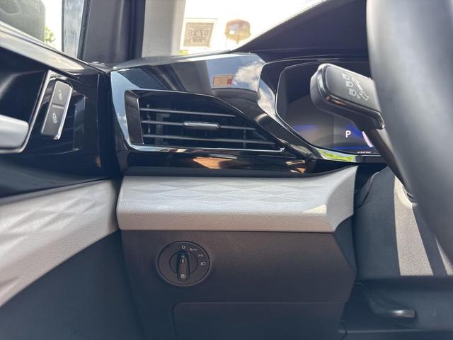 Photo of 2023 Pure White Volkswagen Taos