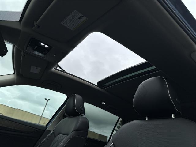 Photo of 2025 Mountain  Lake Blue Volkswagen Atlas