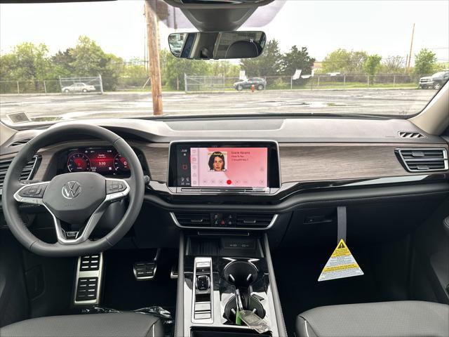 Photo of 2025 Mountain  Lake Blue Volkswagen Atlas