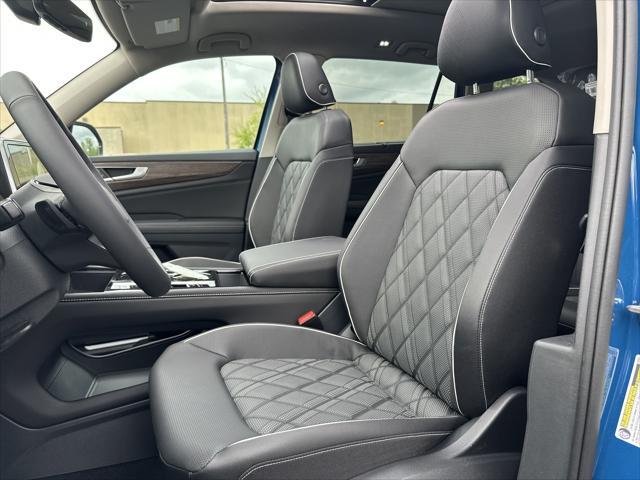 Photo of 2025 Mountain  Lake Blue Volkswagen Atlas