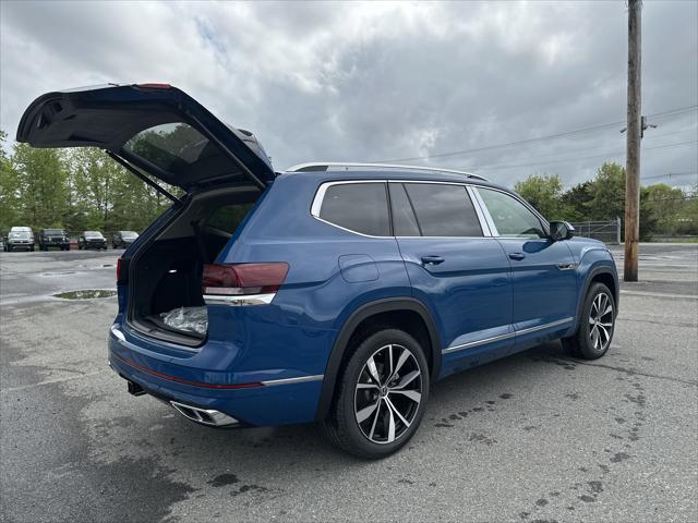 Photo of 2025 Mountain  Lake Blue Volkswagen Atlas