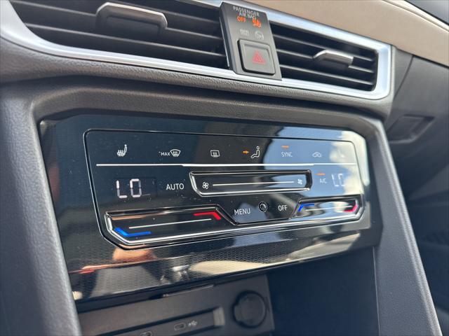 Photo of 2025 Platinum Gray Metallic Volkswagen Taos
