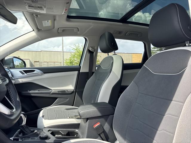 Photo of 2025 Platinum Gray Metallic Volkswagen Taos