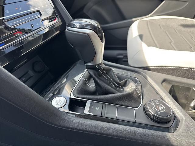 Photo of 2025 Platinum Gray Metallic Volkswagen Taos