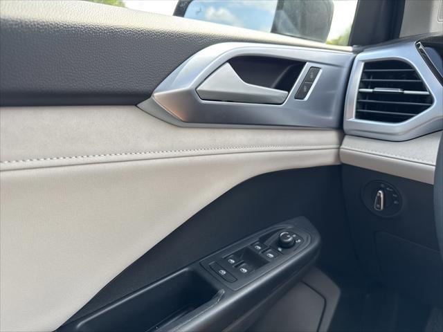 Photo of 2025 Platinum Gray Metallic Volkswagen Taos