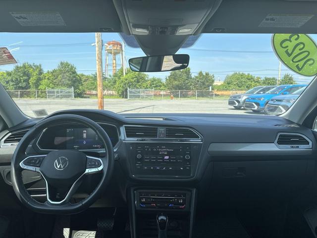 Photo of 2023 Platinum Gray Metallic Volkswagen Tiguan