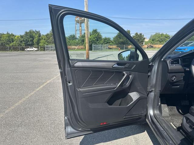 Photo of 2023 Platinum Gray Metallic Volkswagen Tiguan