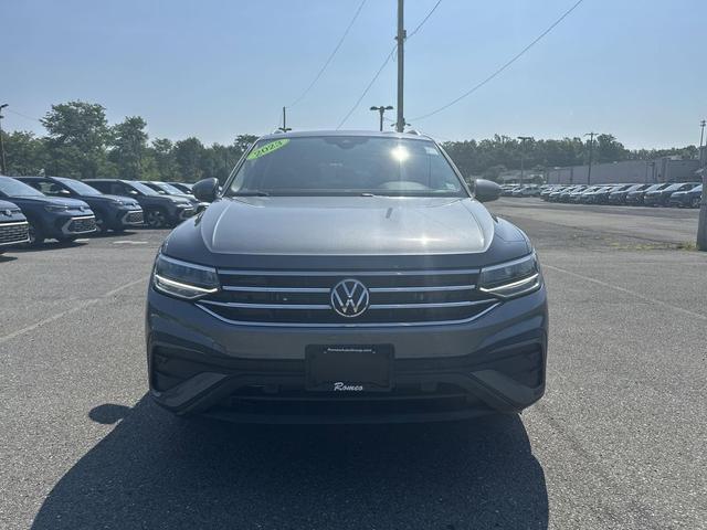 Photo of 2023 Platinum Gray Metallic Volkswagen Tiguan